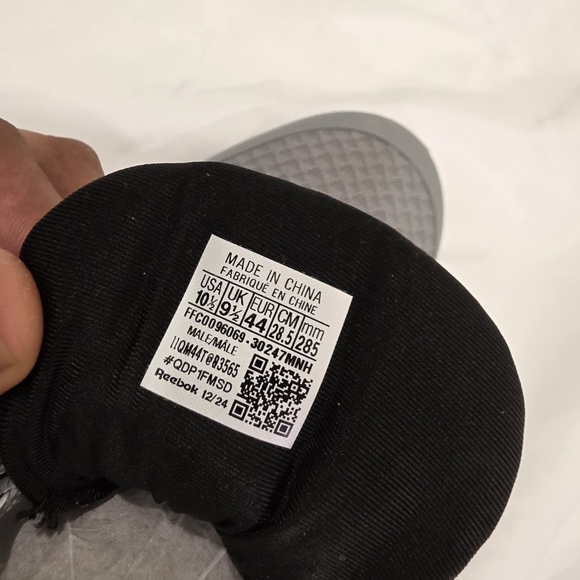 Reebok Men's Gray Athletic Shoes - Picture 8 of 9